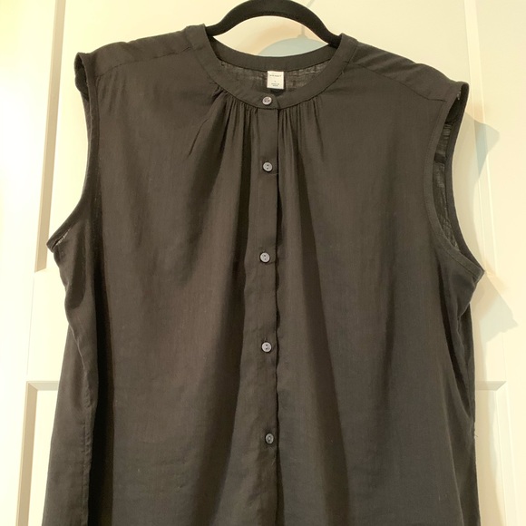 Old Navy Tops - EUC Old Navy Black Cotton Button Up Sleeveless…